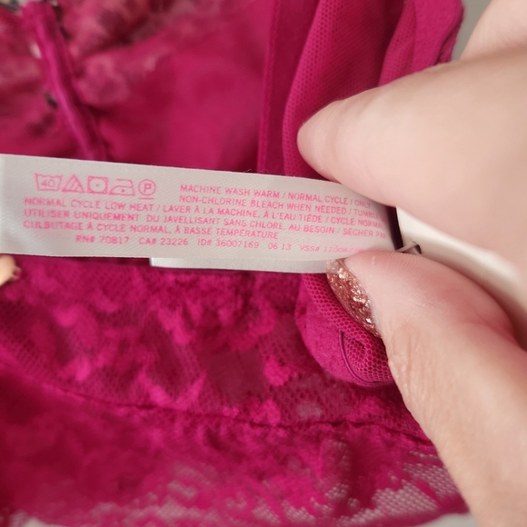 New Victoria Secret‎ Large Magenta Bra - Picture 4 of 5